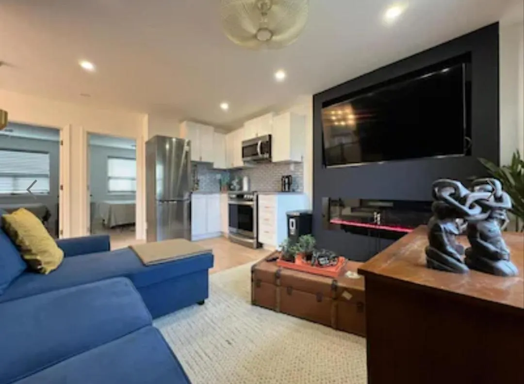 Beautiful Modern Apartment contacts